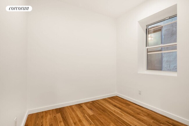 Building Photo - 16-61 Woodbine St