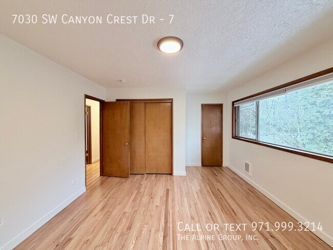 Building Photo - 7030 SW Canyon Crest Dr
