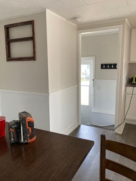 Building Photo - 2104 Calumet Dr