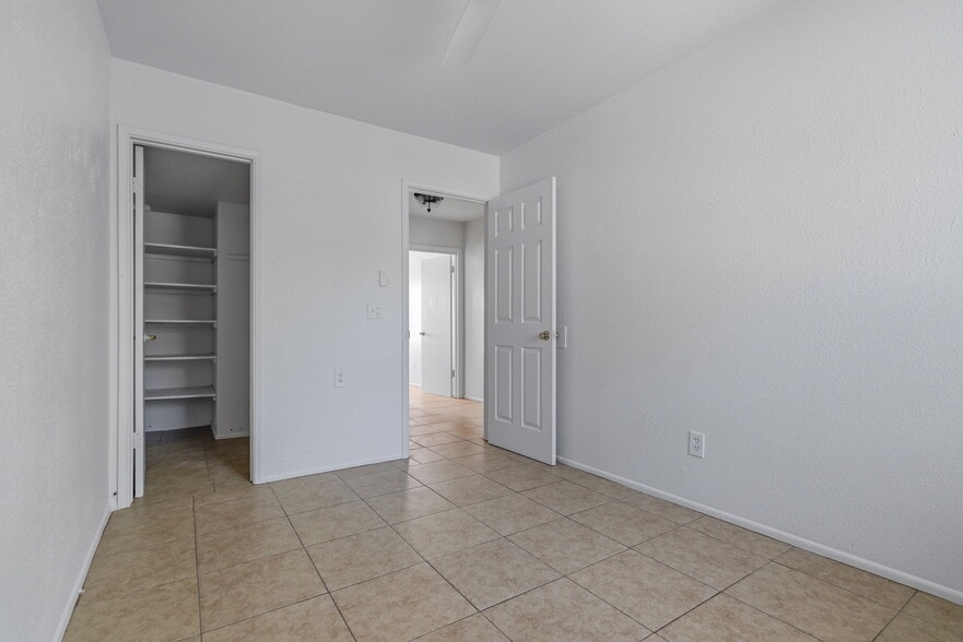 Building Photo - 12741 W Tasha Dr