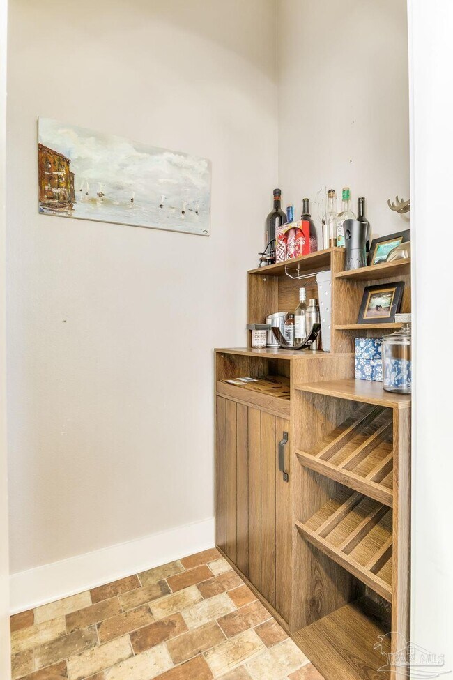 Building Photo - 606 W Intendencia St