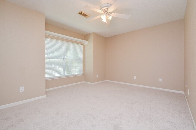 Building Photo - 10 Ridgecross Pl