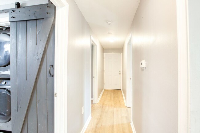 Building Photo - 12 Martin St