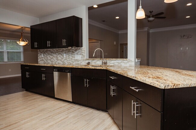 Building Photo - 16 Mariners Ln