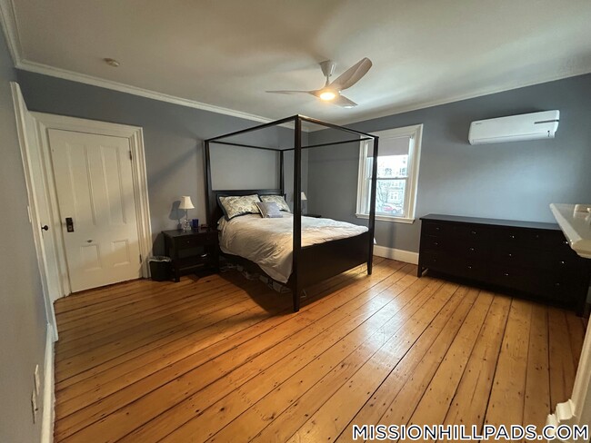 Building Photo - 1 Pickering Ave