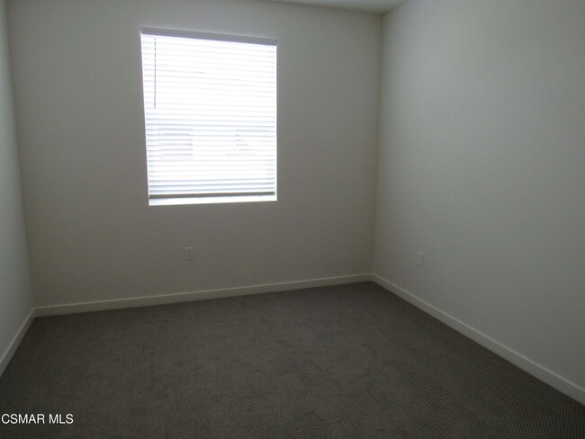 Building Photo - 527 Winchester Dr