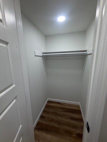 Building Photo - 258 Claywood Dr