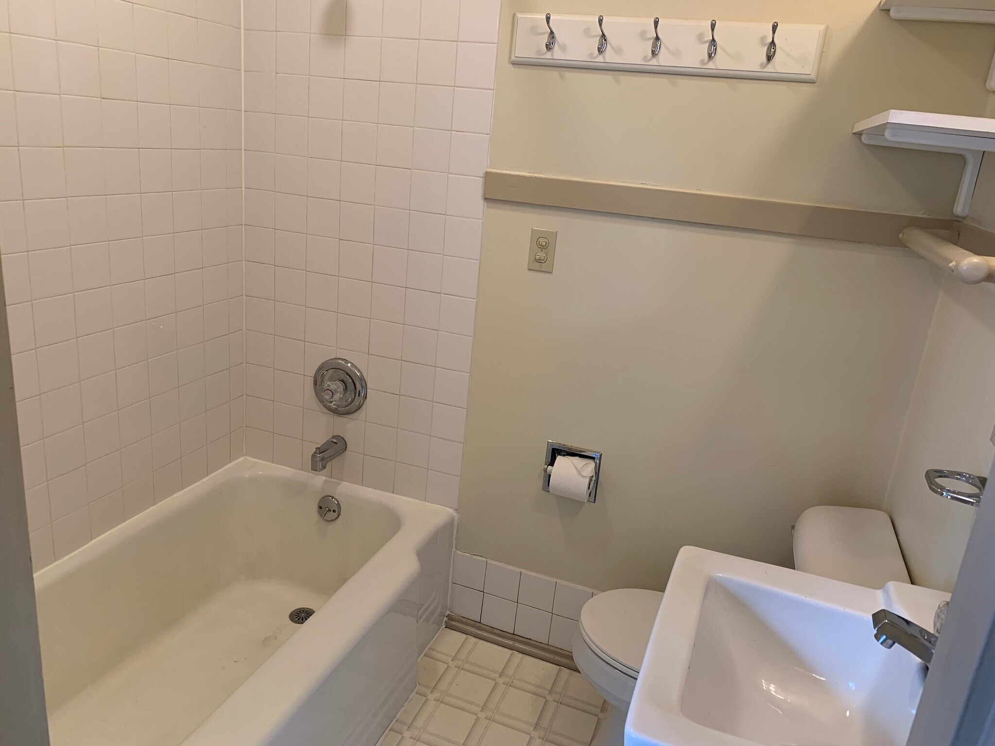 Bathroom - 402 S Superior St