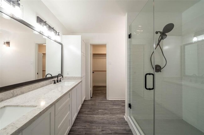 Building Photo - 47 Shallow Pond Pl