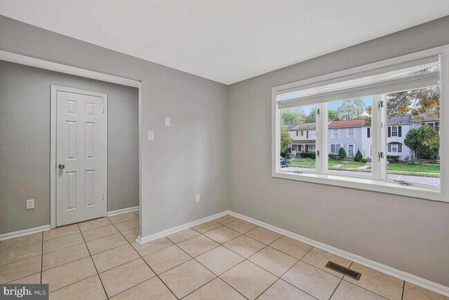 Building Photo - 22 Craftsman Ct