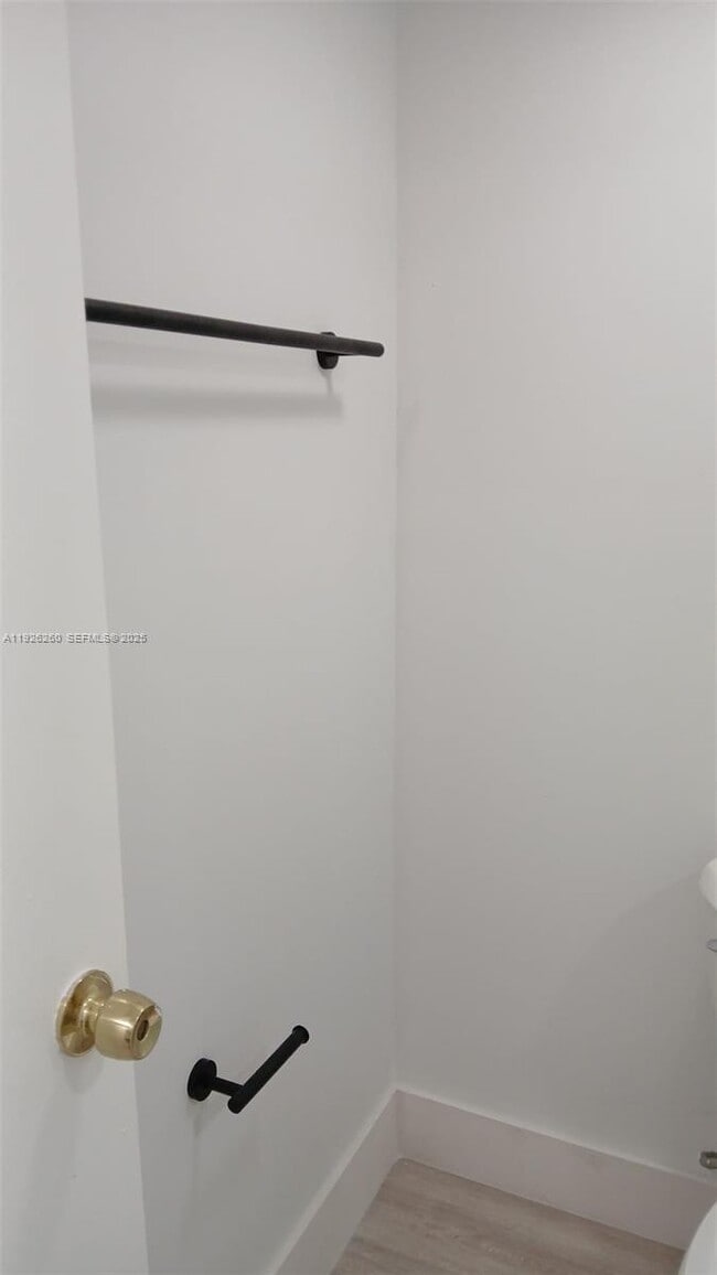 Building Photo - 9682 Fontainebleau Blvd