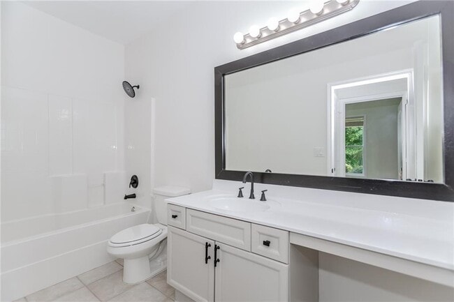 Building Photo - 2023 Jameson Cir NE