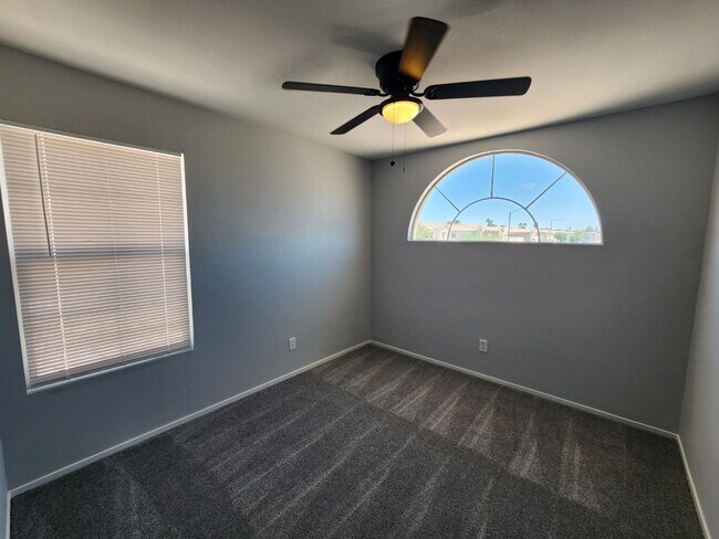 Building Photo - NW 95 and Lake Mead