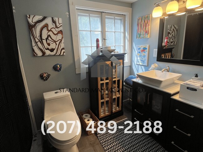 Building Photo - Fully Furnished 4 Bed Single Family House ...