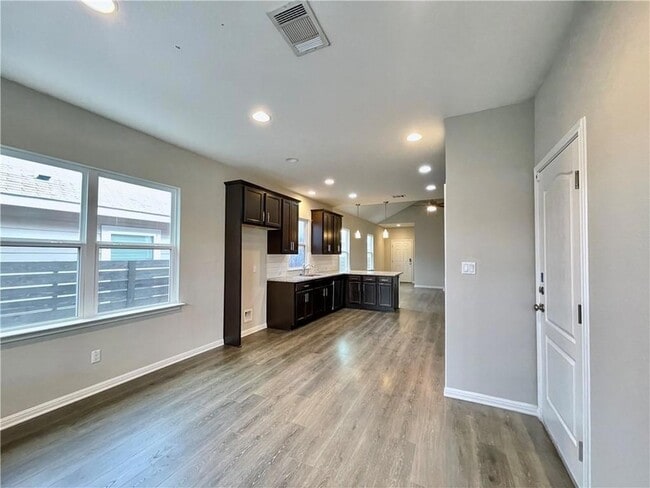 Building Photo - 710 Coconut Grove St