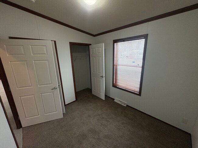 Building Photo - 1603 Summer Park Dr