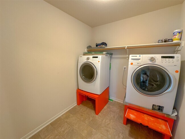 Building Photo - 14819 Grove Canyon Ct