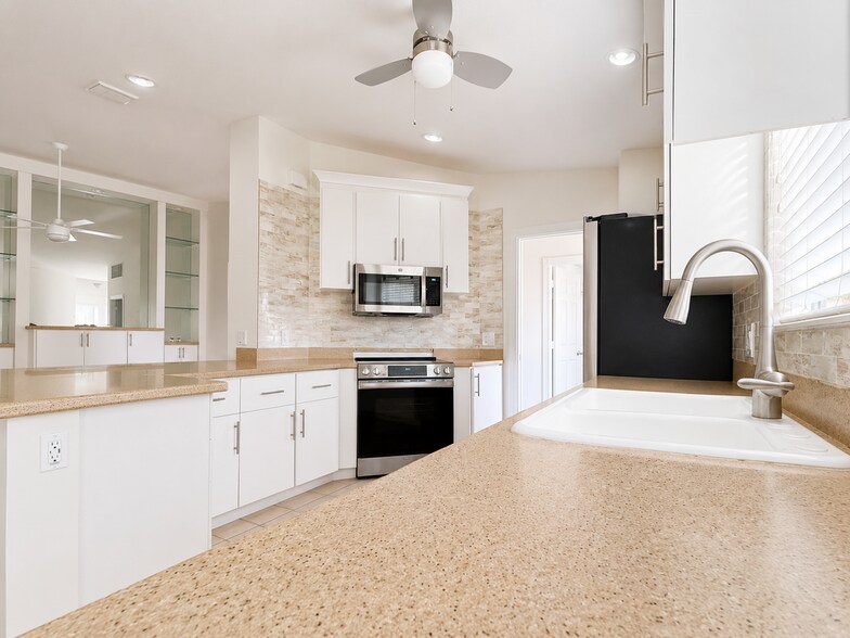 Building Photo - 28869 Vermillion Ln