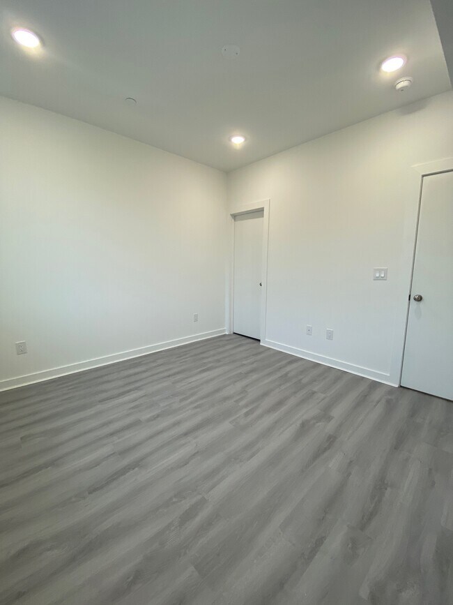 Building Photo - 624 N 38th St