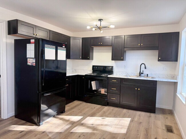 Building Photo - Cozy Newly Remodeled 2-Bedroom Single-Level Home Near TTU