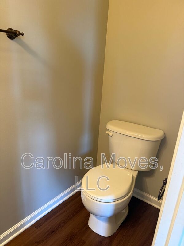 Building Photo - 733 Rock Hill Ct