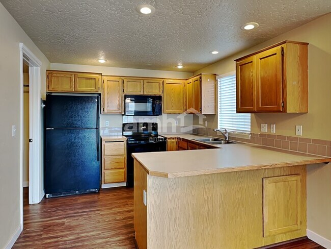 Building Photo - 634 Driftwood Ln