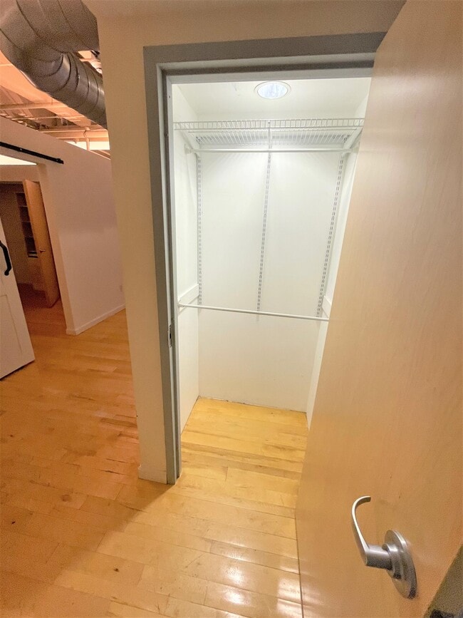 Building Photo - 111 Beach St