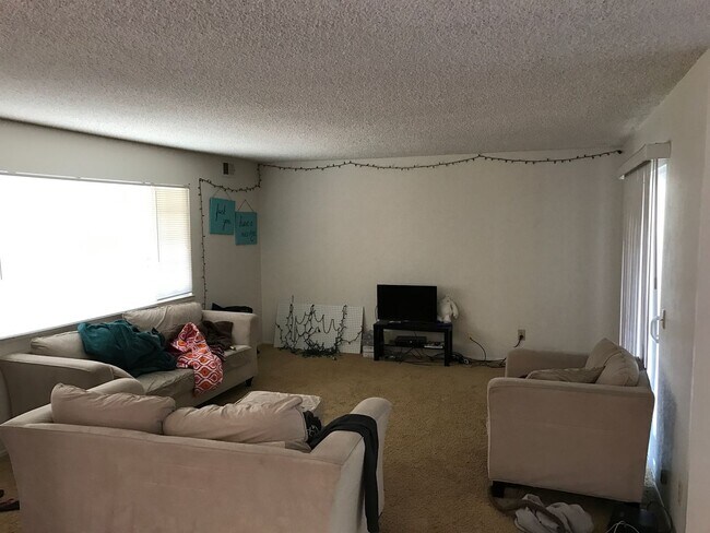 Building Photo - Beautiful 3-Bedroom, 2 bath home!