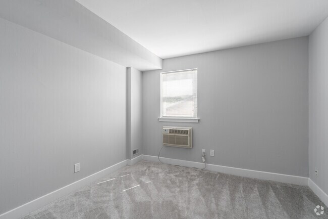 2BR, 1BA - 832SF - Bedroom - Rock Hill Apartments