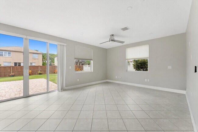 Building Photo - 9825 Scribner Ln