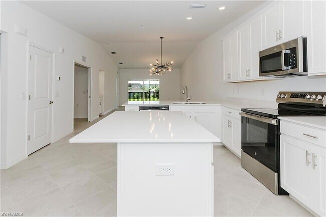 Building Photo - 5410 Double Eagle Cir