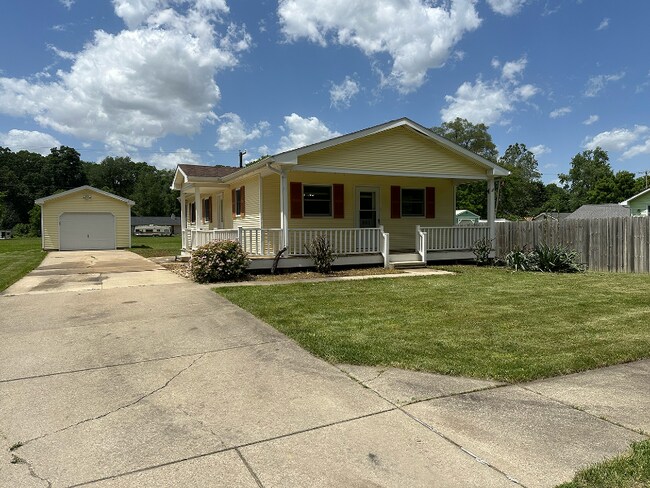 Primary Photo - 501 S Apple Rd