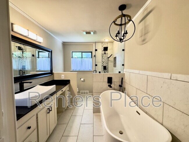 Building Photo - 4051 E 46th Pl