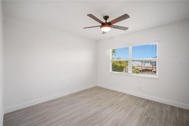 Building Photo - 3916 Doral Dr