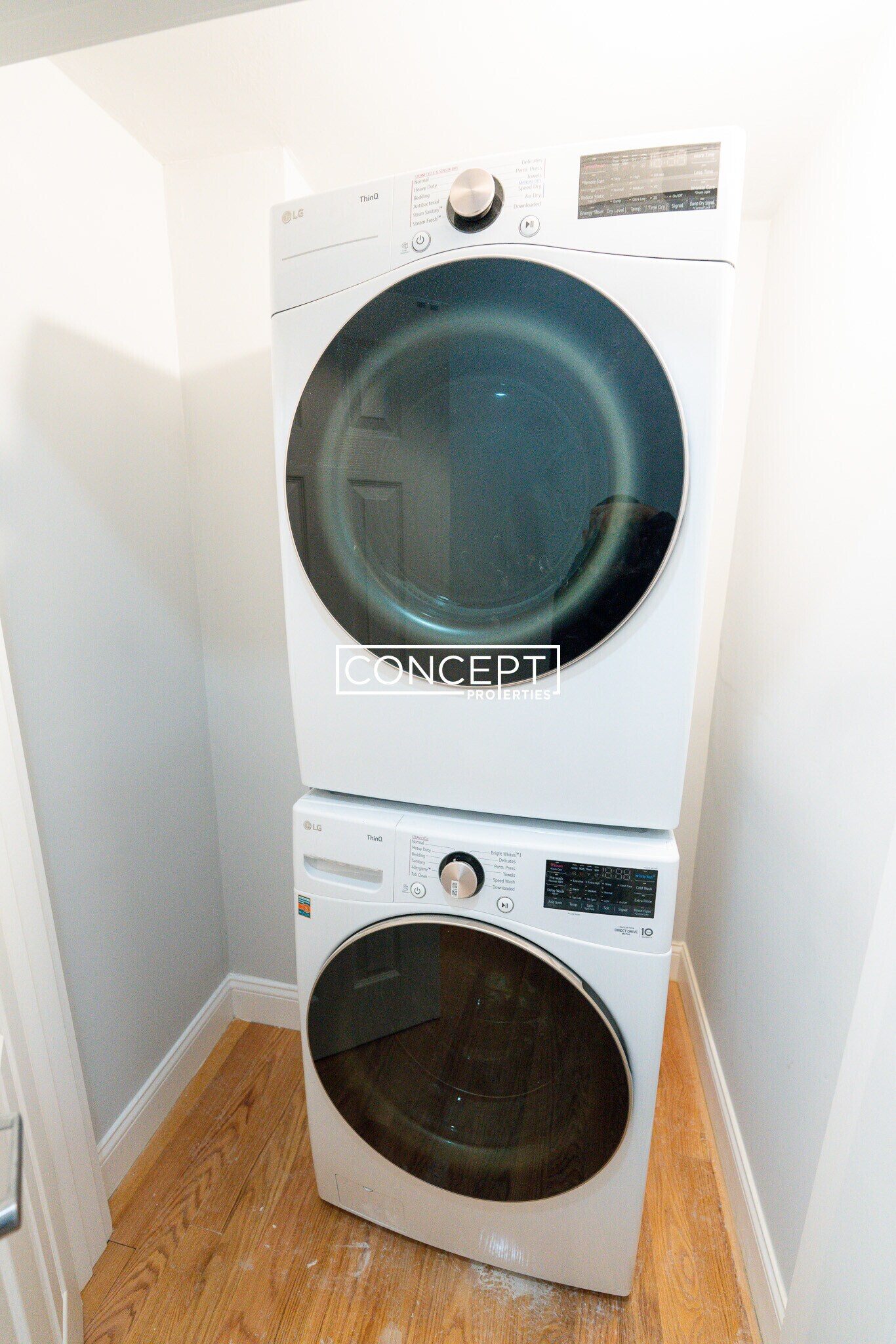 Building Photo - 372 Oxford St