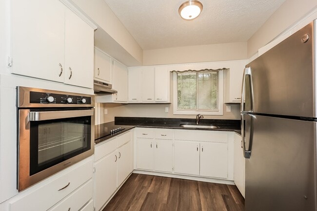 Building Photo - 1983 Monaco Dr