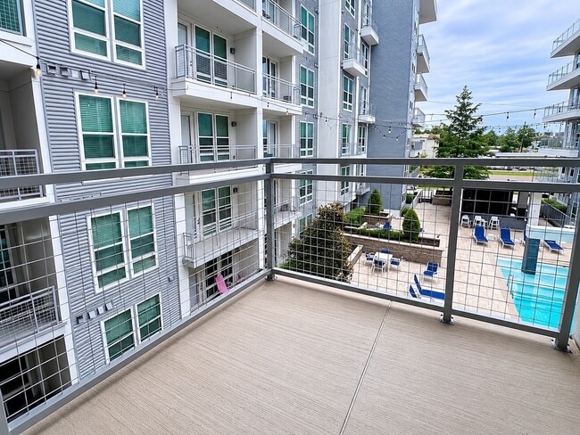 Building Photo - 1111 N Durham Dr