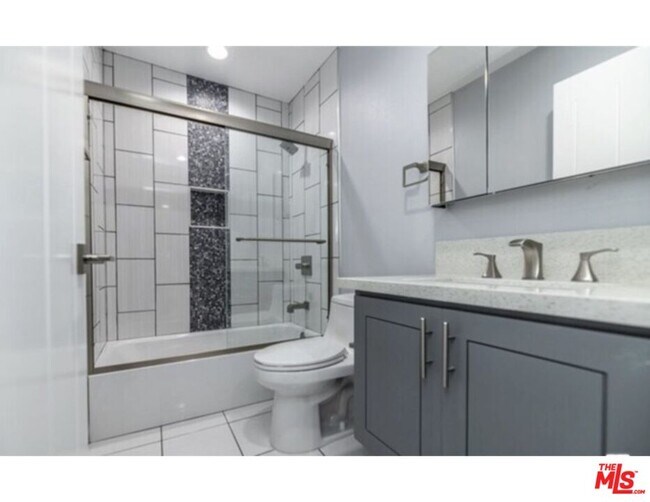 Building Photo - 1118 Heliotrope Dr