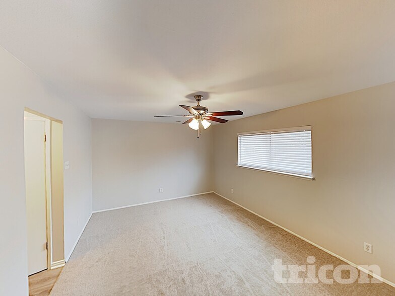 Building Photo - 4114 Hartford Dr