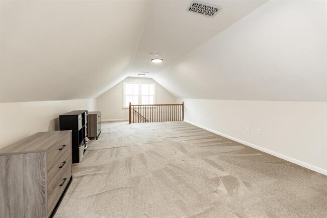 Building Photo - 8441 Dogwood Rd