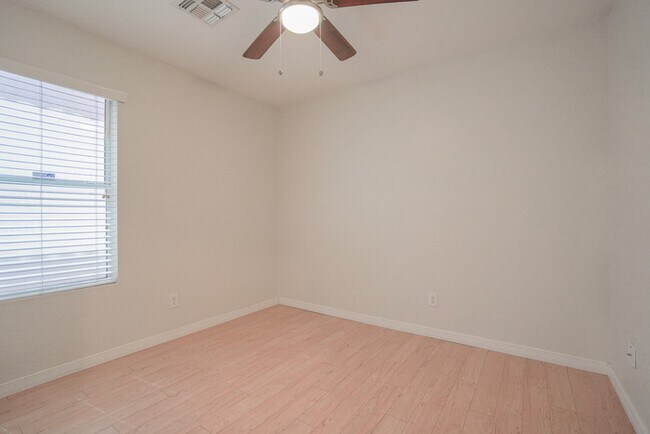 Building Photo - 15614 N 34th St