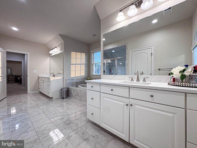 Building Photo - 41523 Cross Canter Dr