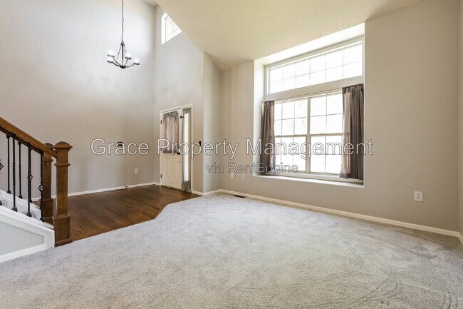 Building Photo - 1144 E 12th Ct