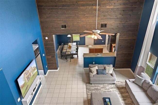 Building Photo - 3000 Ortman Dr