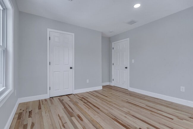 Building Photo - 73 Walnut St