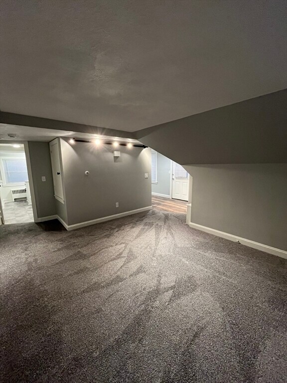 Building Photo - 142 Elm St