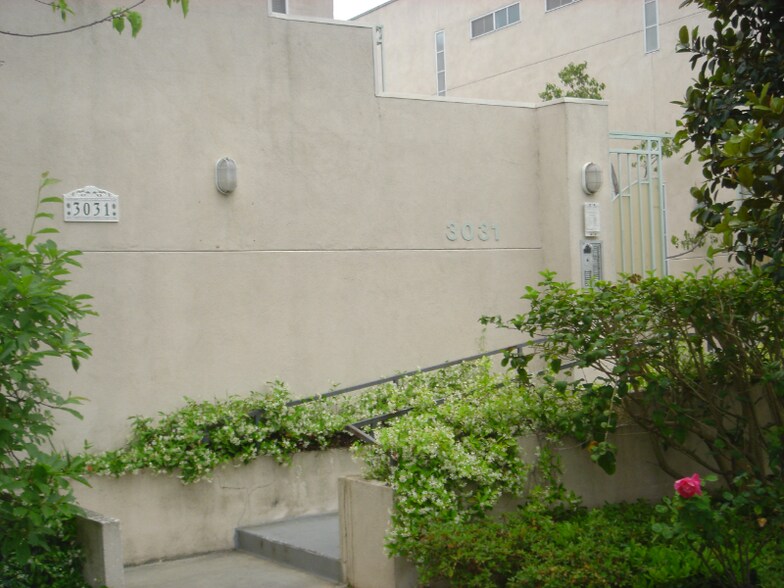 Building Photo - 3031 Grand View Blvd