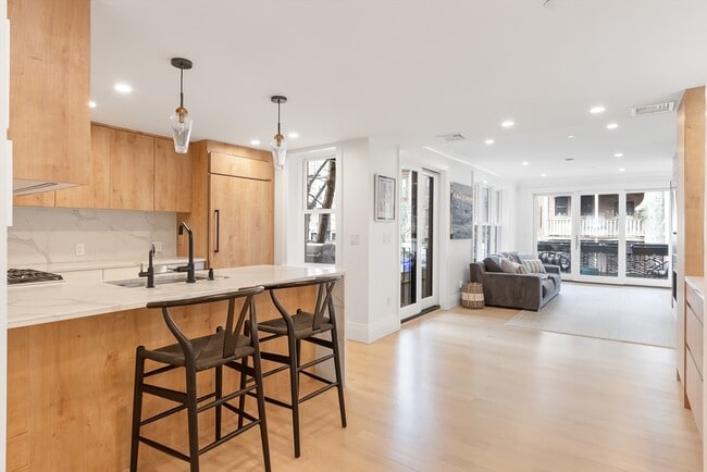 Building Photo - 69 Montgomery St