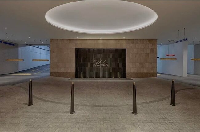 Building Photo - 99 Hudson St