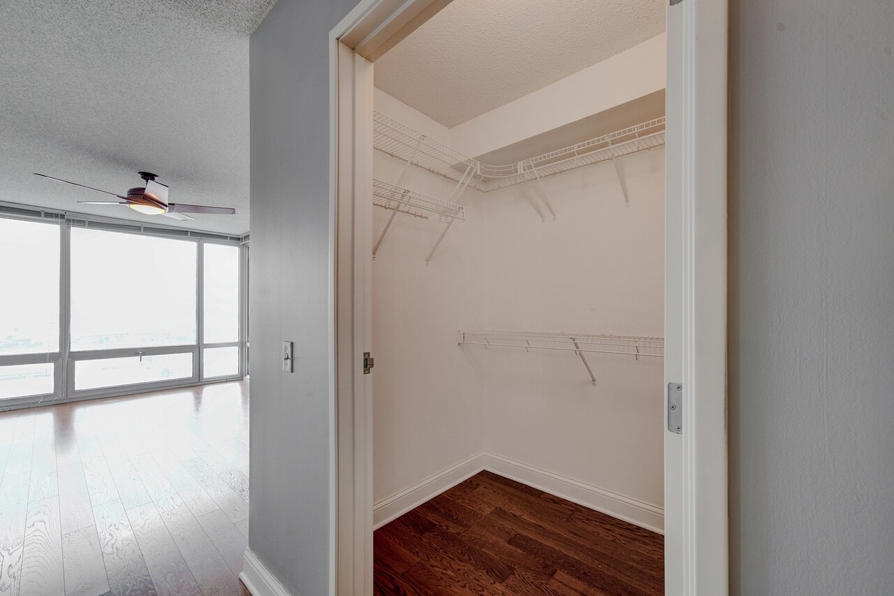 Building Photo - 9655 Woods Dr